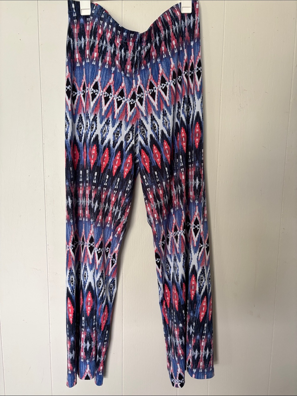 NWOT I.N. Studio Navy, Pink & Black Ikat-Style Stretch flare leg